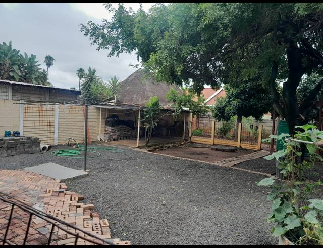 3 BEDROOM HOUSE FOR SALE IN OOS EINDE